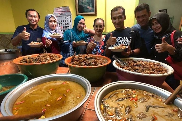 Warung Mak Warti: Santap Sepuasnya dengan Harga Terjangkau di Cilacap